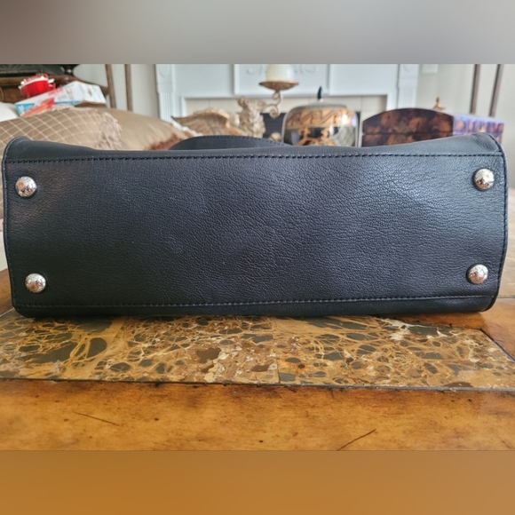 Michael Kors Hamilton Large Black Leather Tote Bag - Picture 6 of 9